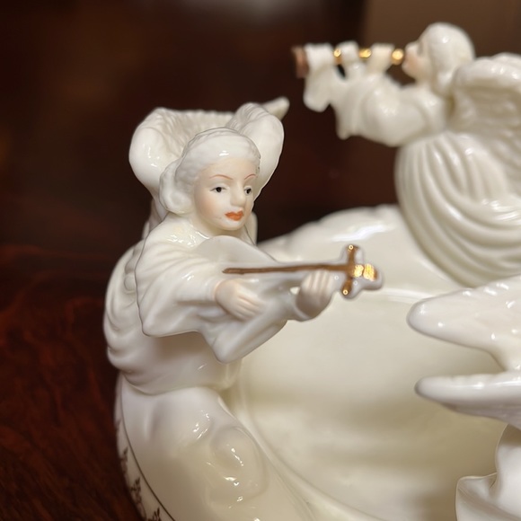 Ángel Pillar Holder from Trimmings Dillard’s. - Picture 5 of 15